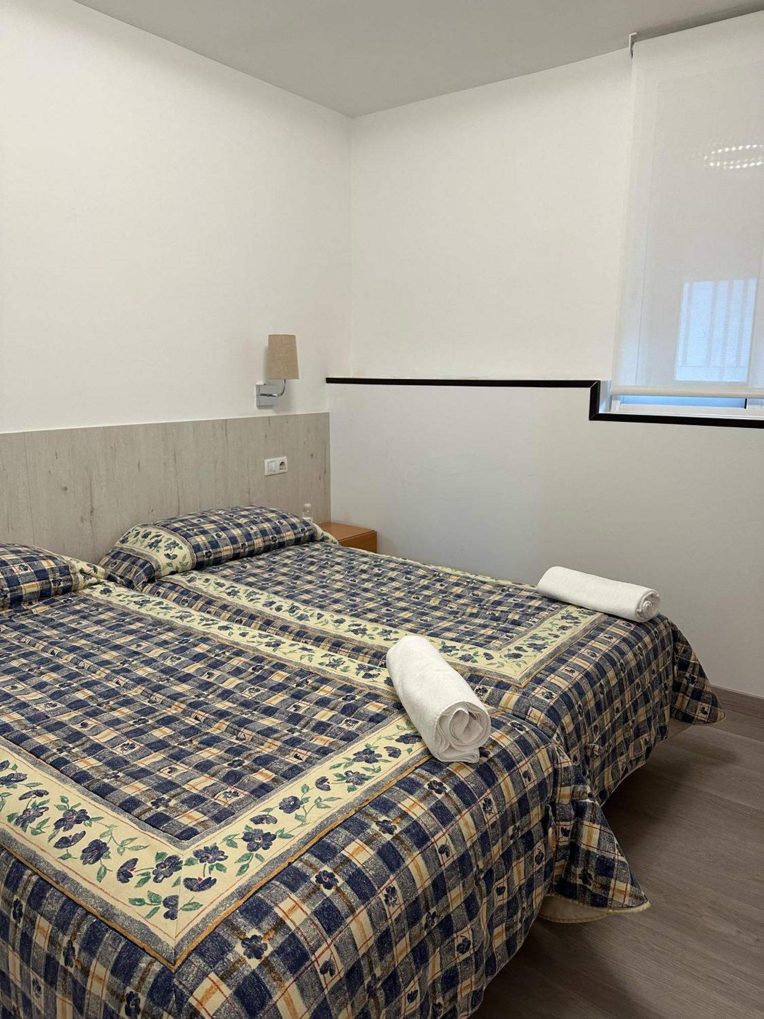 לאון Hostal Restaurante Boccalino מראה חיצוני תמונה